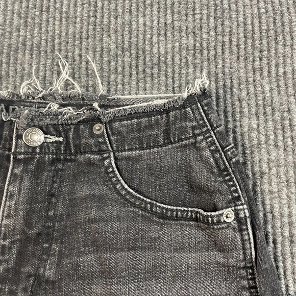 Arizona Jeans Shorts Womens 5 Black Denim Distressed Cut Off‎ Fringe Mid 24x2 - Picture 3 of 14